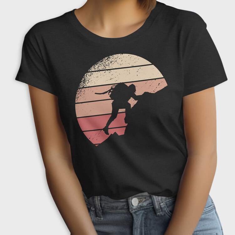 Mountain Climbing Retro Sunset, Tricou Femei